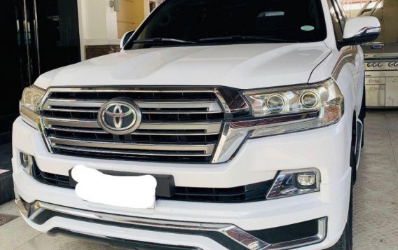 White Toyota Land Cruiser 2010 for sale in Quezon City