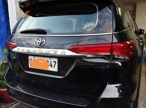 Sell Black 2017 Toyota Fortuner at 35000 km-1