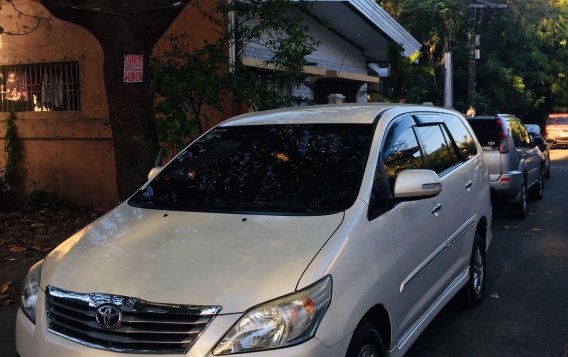 White Toyota Innova 2014 for sale in Quezon City-1