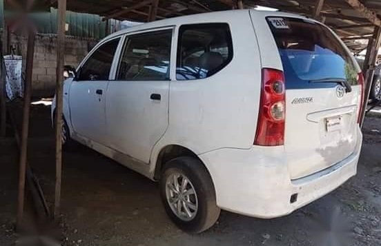 Sell Pearlwhite 2016 Toyota Avanza in Taguig-8