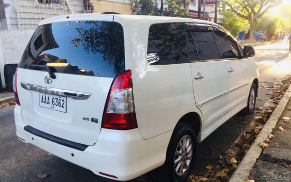 White Toyota Innova 2014 for sale in Quezon City-8
