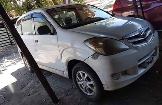 Sell Pearlwhite 2016 Toyota Avanza in Taguig-9