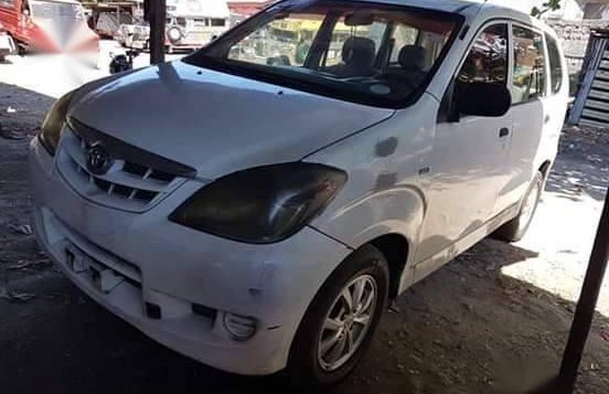 Sell Pearlwhite 2016 Toyota Avanza in Taguig-6