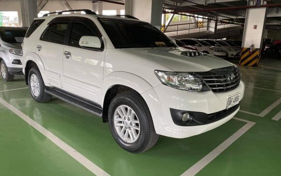 Selling Pearlwhite Toyota Fortuner 2016 in Manila-3
