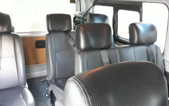 Selling Silver Toyota Hiace 2016 in Antipolo-4