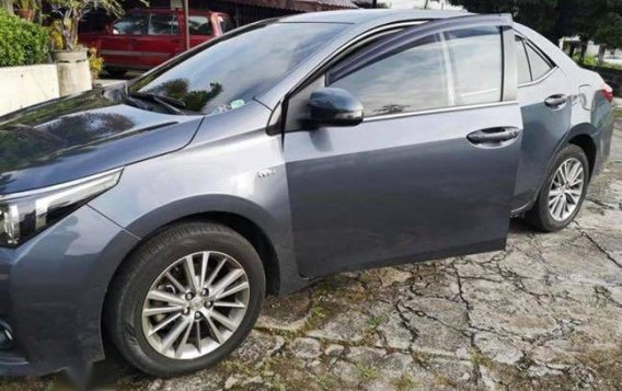 Grey Toyota Corolla altis 2015 for sale in Kalayaan Village-1