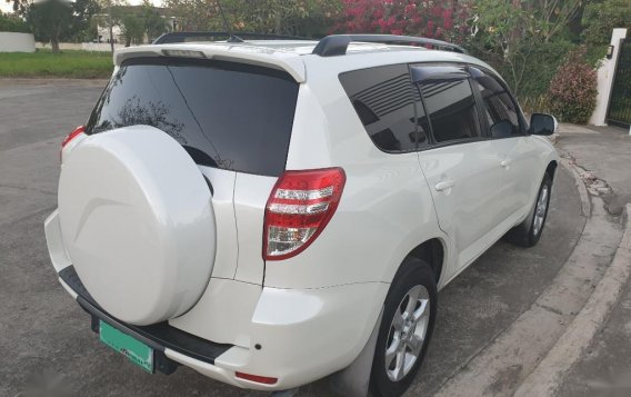 Selling Pearl White Toyota Rav4 2011 in Cabuyao-1
