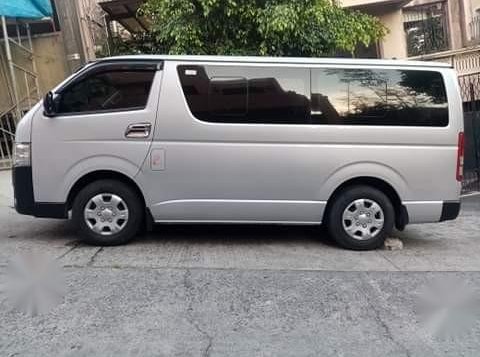 Selling Toyota Hiace 2017 in Quezon City-8