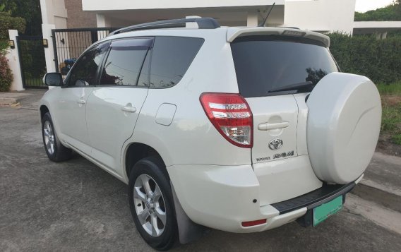 Selling Pearl White Toyota Rav4 2011 in Cabuyao-2