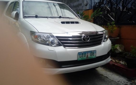 Pearl White Toyota Fortuner 2013 for sale in Quezon City-1