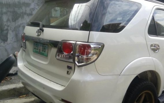 Pearl White Toyota Fortuner 2013 for sale in Quezon City-2