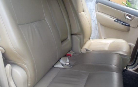 Pearl White Toyota Fortuner 2013 for sale in Quezon City-4