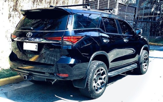 Black Toyota Fortuner 2018 for sale in Mandaluyong-2