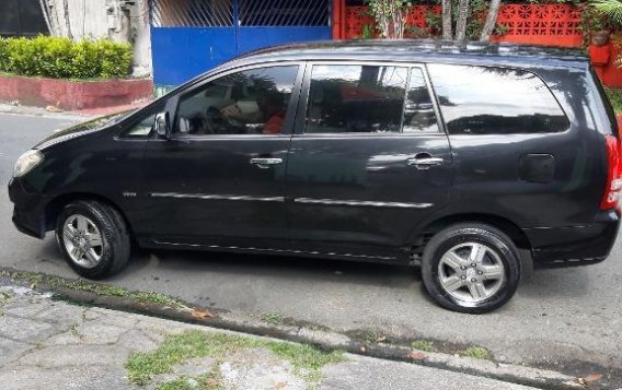 Sell Black 2006 Toyota Innova in Manila-7