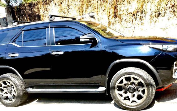 Black Toyota Fortuner 2018 for sale in Mandaluyong-1