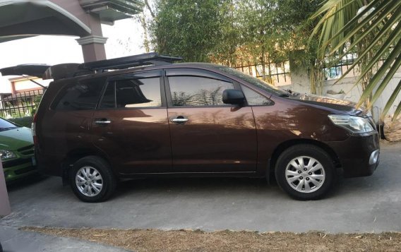 Selling Brown Toyota Innova 2014 in Pampanga-4