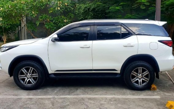 Selling White Toyota Fortuner 2019 in Cebu City-5