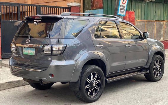Selling Grey Toyota Fortuner 2007 in Quezon City-5