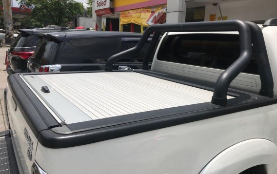 Sell White 2016 Toyota Hilux in Quezon City-4