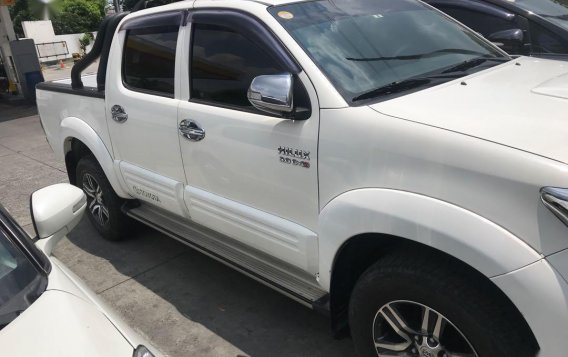 Sell White 2016 Toyota Hilux in Quezon City-2