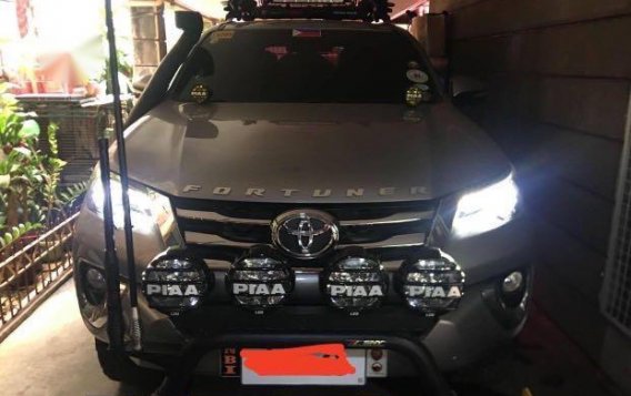 Grey Toyota Fortuner 2017 for sale in Caloocan City-2