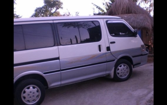 Selling White Toyota Hiace 2000 Van in Sison-3