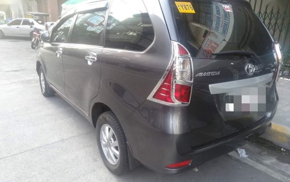 Selling Black Toyota Avanza 2018 in Manila-1