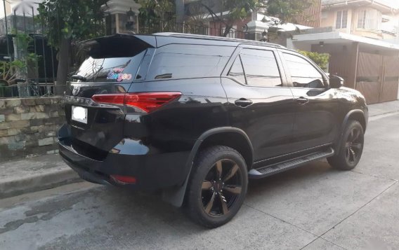 Selling Black Toyota Fortuner 2016 SUV / MPV in Las Pinas-4