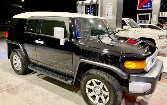 Black Toyota Fj Cruiser for sale in Villasol-1