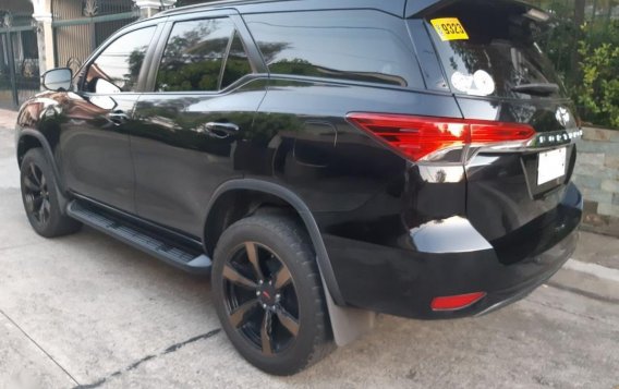 Selling Black Toyota Fortuner 2016 SUV / MPV in Las Pinas-3