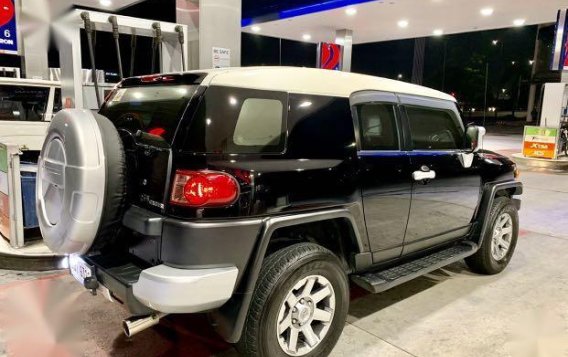 Black Toyota Fj Cruiser for sale in Villasol-2