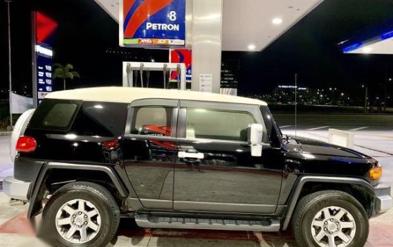 Black Toyota Fj Cruiser for sale in Villasol