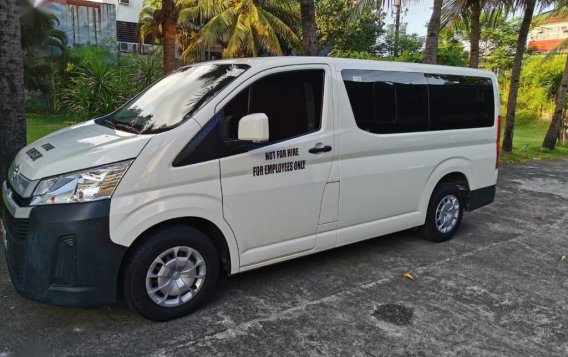 Selling White Toyota Hiace 2017 in Muntinlupa City-3