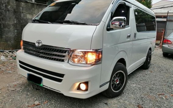 White Toyota Grandia 2013 for sale in Quezon City-1