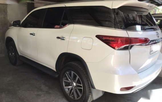 Selling Pearlwhiye Toyota Fortuner 2017 in Lipa City-2