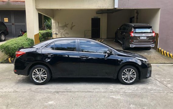 Selling Black Toyota Corolla altis 2014 in Quezon City-1