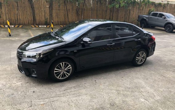 Selling Black Toyota Corolla altis 2014 in Quezon City-3