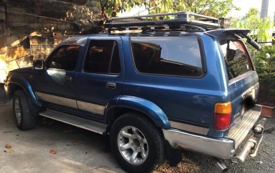 Sell Blue 2009 Toyota Hilux in Quezon City-1