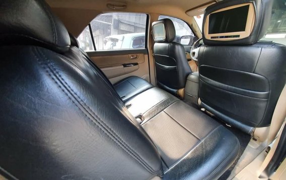 Black Toyota Fortuner 2013 for sale in Manila-6