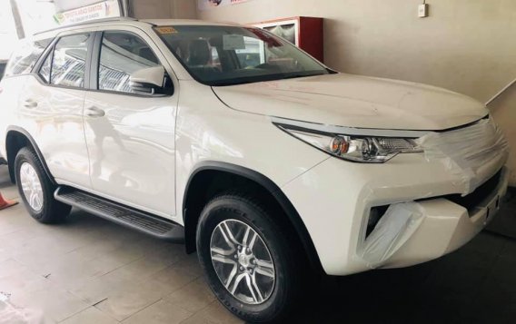 White Toyota Fortuner 2020 for sale in Manila