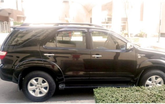 Sell Black 2010 Toyota Fortuner in Manila-2