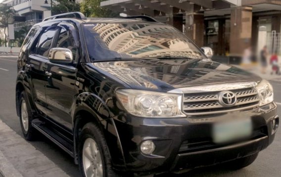 Sell Black 2010 Toyota Fortuner in Manila