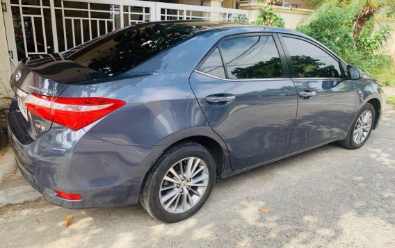 Sell Grey 2015 Toyota Corolla Altis in Cainta-3