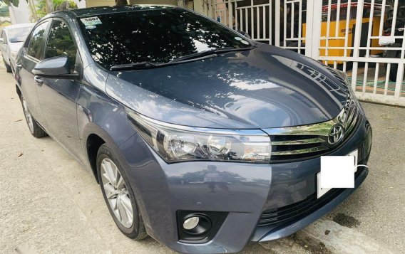 Sell Grey 2015 Toyota Corolla Altis in Cainta-5