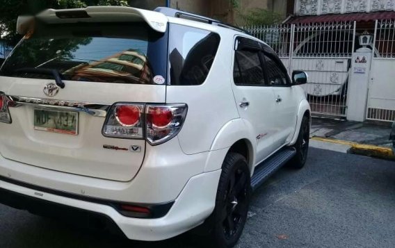 Selling Black Toyota Fortuner 2018 in Manila-8