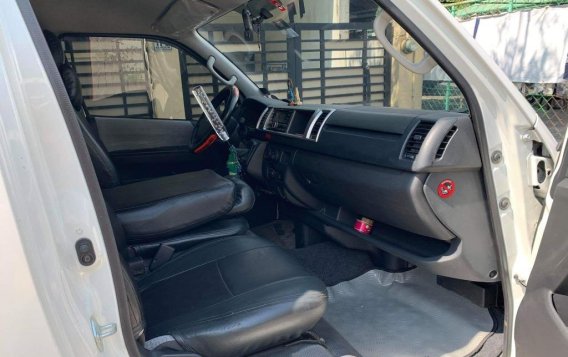 Pearl White Toyota Grandia 2018 for sale in Antipolo-3