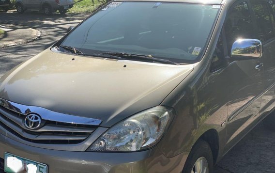 Sell Beige 2011 Toyota Innova in Muntinlupa City-1