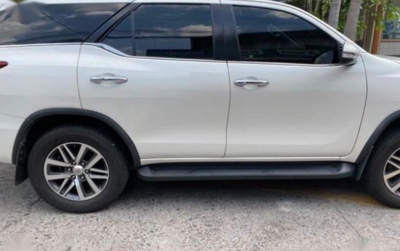 Selling Pearl White Toyota Fortuner 2017 in Pasig City-3