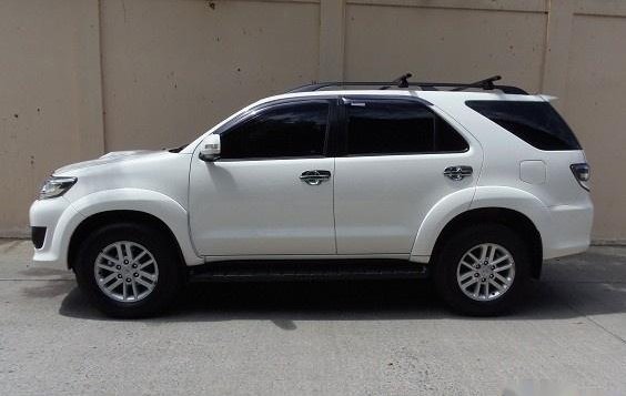 Sell White 2014 Toyota Fortuner SUV / MPV in Manila-3