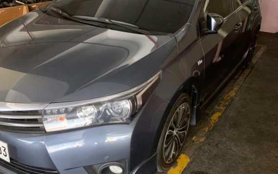 Grey Toyota Corolla altis for sale in Manila-2